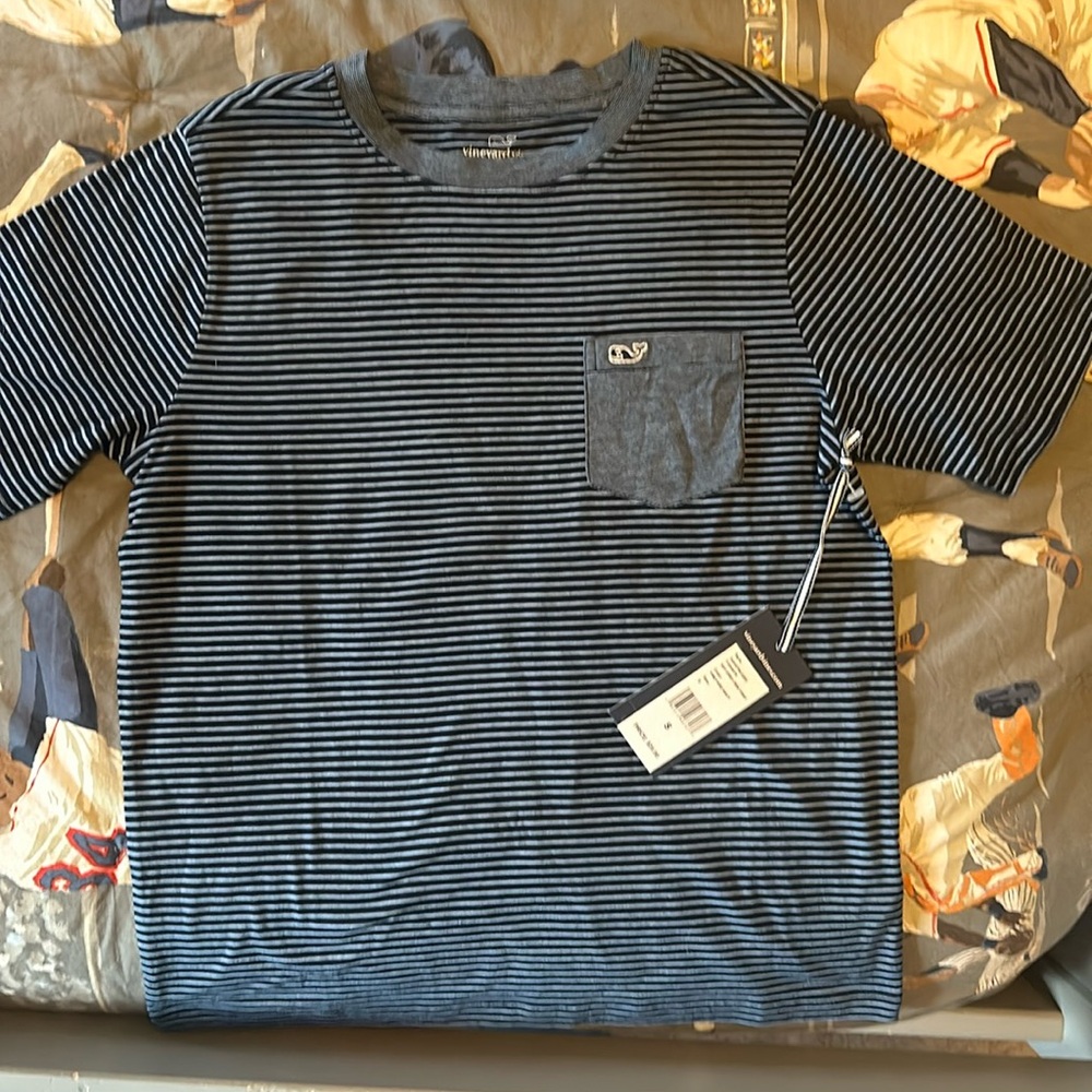 NWT Boys Vineyard Vines striped pocket tshirt Size Small